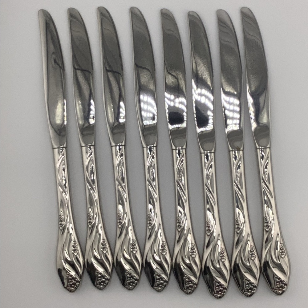 Oneida “Lorilei” 8 Dinner Knives Stainless Flatware Set